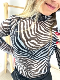 Blusa tule Zebra na internet
