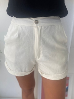 short de linho com botão