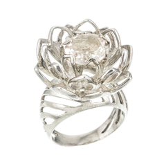 ANILLO FLOR LOTO con CUARZO