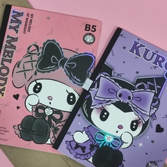 LIBRETA LICENCIA SANRIO B5 RAYAS HOLOGRÁFICAS