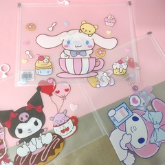 CARPETAS DE BROCHE DE PLASTICO SANRIO