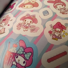 LIBRO DE STICKERS 450 PZS SANRIO en internet