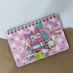 PLANNERS SEMANALES 12 x 18.5 cm APLICACIONES DORADAS ARILLOS PASTA SEMI DURA MUNDO SANRIO en internet