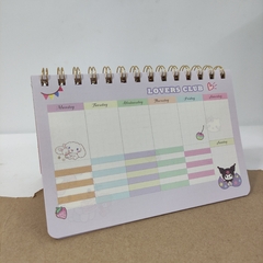 Imagen de PLANNERS SEMANALES 12 x 18.5 cm APLICACIONES DORADAS ARILLOS PASTA SEMI DURA MUNDO SANRIO