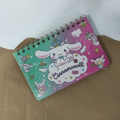 PLANNERS 104 PAGS 18.6 x 12.3 cm PASTA DURA ARILLOS MUNDO SANRIO