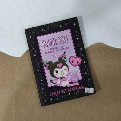 LIBRETAS KUROMI PASTA SUAVE 40 PAGS RAYAS 14 x 20.3 cm MUNDO SANRIO - Maco Creativos