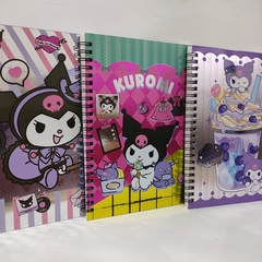 LIBRETAS KUROMI ARILLOS 14.5 x 21 cm RAYAS PASTA SEMI DURA DISEÑOS METÁLICOS MUNDO SANRIO - comprar en línea