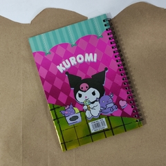 LIBRETAS KUROMI ARILLOS 14.5 x 21 cm RAYAS PASTA SEMI DURA DISEÑOS METÁLICOS MUNDO SANRIO - comprar en línea