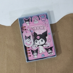 MINI LIBRETAS KUROMI 84 x 119 mm 3D ARILLOS HOJAS DE RAYAS MUNDO SANRIO - tienda en línea