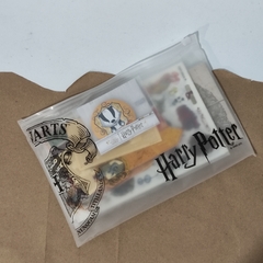 KIT CAJA DE SORPRESAS WIZARDING WORLD CAJA DE REGALOS HARRY POTTER MAGIT AT PLAY HUFFLEPUFF