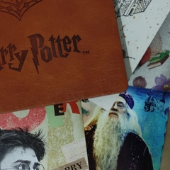 KIT CAJA DE SORPRESAS WIZARDING WORLD CAJA DE REGALOS HARRY POTTER MAGIT AT PLAY HUFFLEPUFF en internet