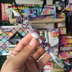 PLUMAS TRANSPARENTES KUROMI TINTA NEGRA PUNTA 0.5MM RETRÁCTILES MUNDO SANRIO - tienda en línea