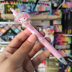 PLUMAS RETRÁCTILES TINTA NEGRA PUNTA 0.5MM PERSONAJES MUNDO SANRIO - tienda en línea