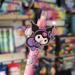 PLUMAS RECTRÁCTILES KUROMI DIFERENTES DISEÑOS PUNTA 0.5MM TINTA NEGRA MUNDO SANRIO - comprar en línea