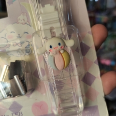 ENGRAPADORAS PERSONAJES MUNDO SANRIO CINNAMOROLL 8 CLIPS ANCHO DE CLIP 16MM MUNDO SANRIO - tienda en línea