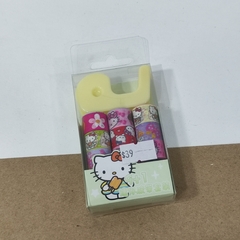 PAQUETE DE MINI WASHITAPES PAPEL DE ARROZ PERSONAJES MUNDO SANRIO CON DISPENSADOR DE PLÁSTICO INCLUÍDO 6 MODELOS DIFERENTES, 9 PZS DE WASHITAPES POR EMPAQUE E INCLUYE EL ORGANIZADOR DE WASHIS MUNDO SANRIO - tienda en línea