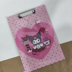 TABLAS RIGIDAS DE SOPORTE PARA ESCRITURA CON BROCHE DE METAL PARA SOSTENER HOJAS TAMAÑO 22X31.5CM PERSONAJES MUNDO SANRIO en internet