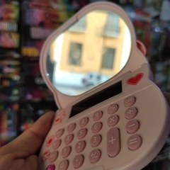 CALCULADORA ELECTRÓNICA HELLO KITTY ESPEJO CON CUBRE TECLADO Y ESPEJO INCLUIDO MUNDO SANRIO en internet