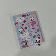 LIBRETA HELLO KITTY CUADRO PASTA ACOLCHONADA SEPARADOR 14 X 20.5 CM MUNDO SANRIO - tienda en línea