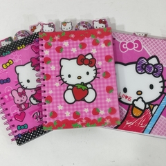 LIBRETA HELLO KITTY CON SEPARADORES INCLUIDOS PASTA DE PLASTICO SUAVE ARILLOS HOJAS RAYAS 21.5 X 15.5 CM MUNDO SANRIO