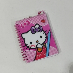 LIBRETA HELLO KITTY CON SEPARADORES INCLUIDOS PASTA DE PLASTICO SUAVE ARILLOS HOJAS RAYAS 21.5 X 15.5 CM MUNDO SANRIO en internet