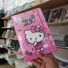 LIBRETA HELLO KITTY HOJAS CUADROS 20.5 X 14 CM PASTA DURA DETALLES GLITTER MUNDO SANRIO en internet