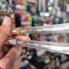 PLUMAS PENTEL SPARKLE POP TRAZO GRUESO 1.0 MM PAPEL OSCURO Y CLARO TINTA GEL METALICA LAPICERO BOLÍGRAFOS - Maco Creativos