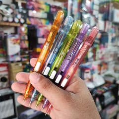 LÁPICES DE PUNTILLA TECHNICLICK PENTEL 0.5 MM RETRÁCTIL BORRADOR INCLUÍDO LÁPIZ - Maco Creativos