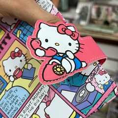 LIBRETAS HELLO KITTY PEGADAS PASTA ACOLCHONADA CIERRE MAGNETICO HOJAS DECORADAS DE RAYAS SEPARADORES DE HILO LIBRETAS en internet