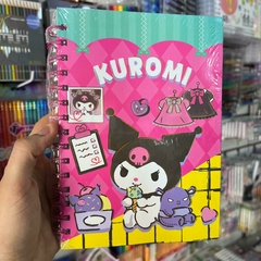 LIBRETAS MUNDO SANRIO KUROMI ARILLOS METÁLICOS PASTA DURA DETALLES DORADOS HOJAS DE CUADROS PEQUEÑOS 4 MODELOS DISP MUNDO SANRIO LIBRETAS - tienda en línea