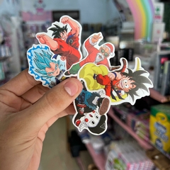 STICKERS PERSONAJES VARIOS GOKU TY STICKER 5O PZS STICKERS - Maco Creativos