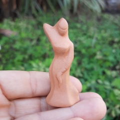 Iansã Orixá Mini Escultura Cerâmica Terracota - comprar online