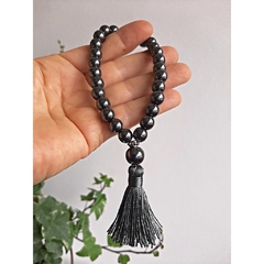 Japamala 27 Contas Pedra Natural Hematita 8mm e Tassel Cinza Escuro Pulseira Budista - ArtbyDarleneMaldonado - arte, cerâmica autoral e boas inspirações... Peças exclusivas.