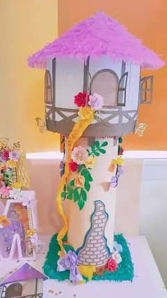 Imagen de Piñata torre Rapunzel