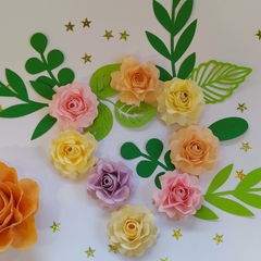 Rosas en papel (x 6 unidades) con 2 hojitas en internet