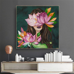 Quadro decorativo mulher com flor de lótus.