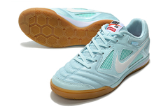 Supreme x Nike SB Gato Futsal - comprar online