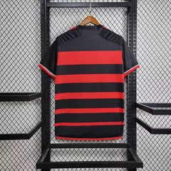 CAMISA FLAMENGO HOME (1) 2024/25 ADIDAS TORCEDOR MASCULINA COM PATROCÍNIO MASTER - Affluence Sports | Loja Online de Chuteiras.