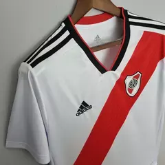 Camisa Retrô River Plate Home 2018/19 - Affluence Sports | Loja Online de Chuteiras.