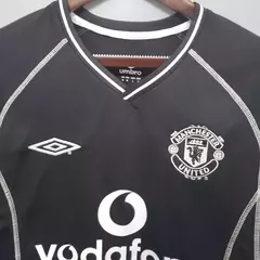 Imagem do Camisa Retrô Manchester United Black 2000/02