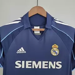 Camisa Retrô Real Madrid Away 2005/06 na internet