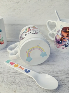 TAZA PLÁSTICA ASA CORAZÓN SUBLIMADA CON CUCHARA