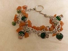 Pulsera con cristales verdes en internet