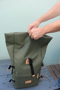 Mochila City 25 L ¨Verde Militar¨ - comprar online