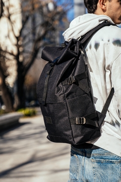 Mochila City 25 L ¨Negra¨ - comprar online