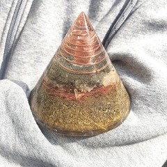 Orgonite em Cone de Pirita na internet