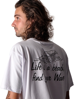 Camiseta Kayout Life is a Beach - Kayout | A Wave for History | Moda Surfwear