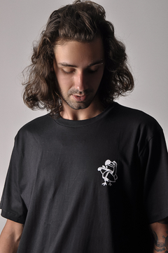 Camiseta Kayout Black - Kayout | A Wave for History | Moda Surfwear