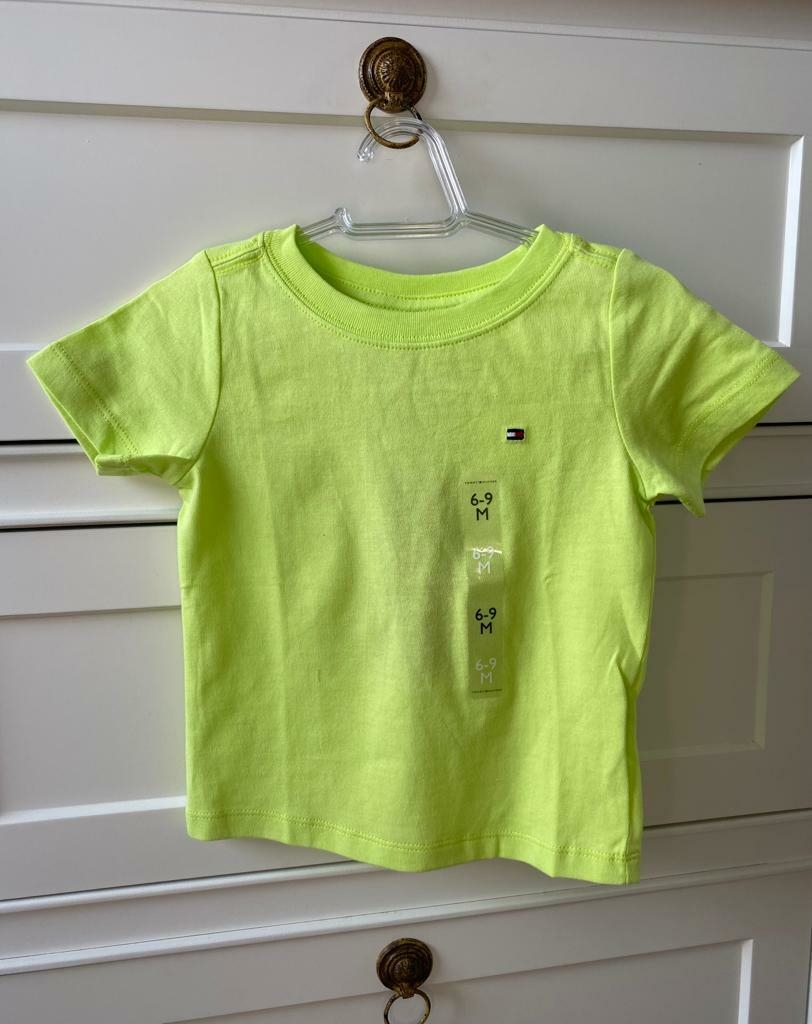 Camiseta Tommy Hilfiger - 6/7 E 8/10 anos R$ 199,90 verde - bababu