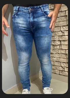 CALÇA JEANS SUPER SKINNY MANCHADA CLARA (REF - 7024)